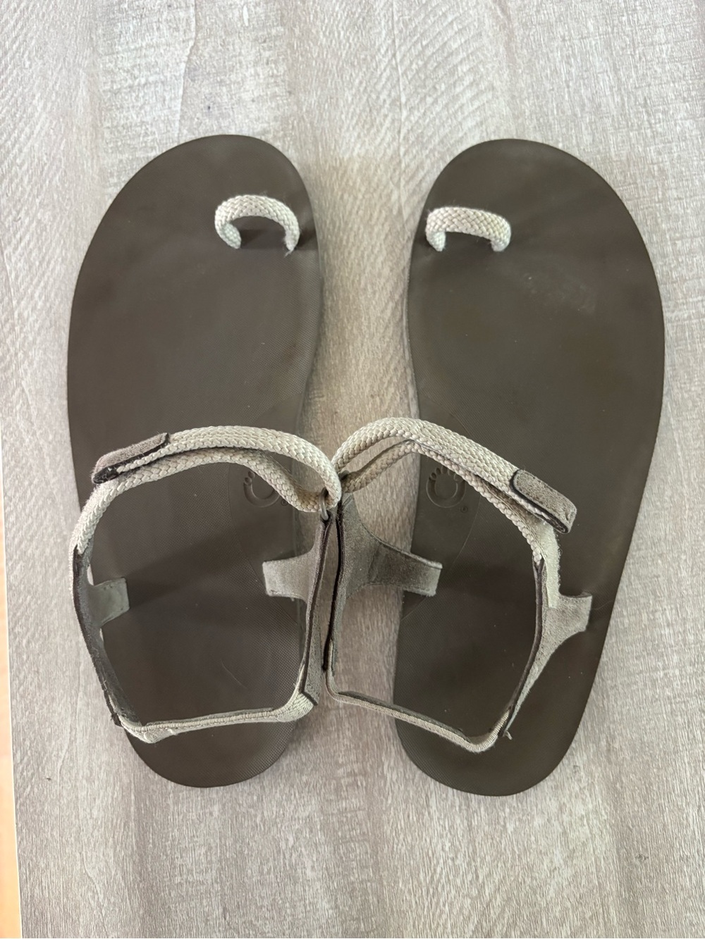 XERO Barefoot Jessie Sandals. Light Brown/Tan Strap Sandals. Size 9